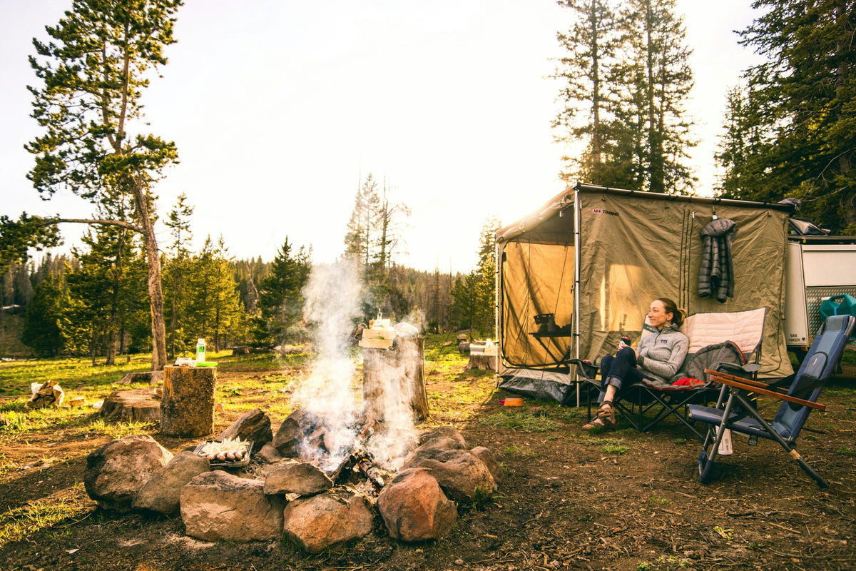 SIT BACK. STAY OUTSIDE.
